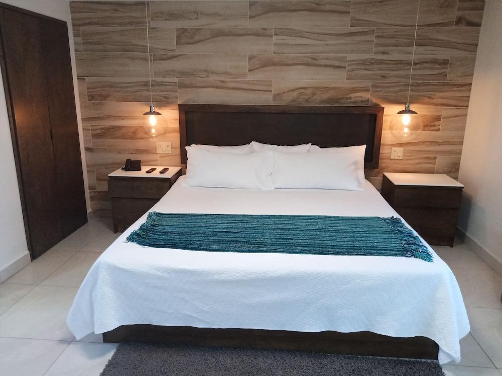 Baja La Mesa Hotel 4*
